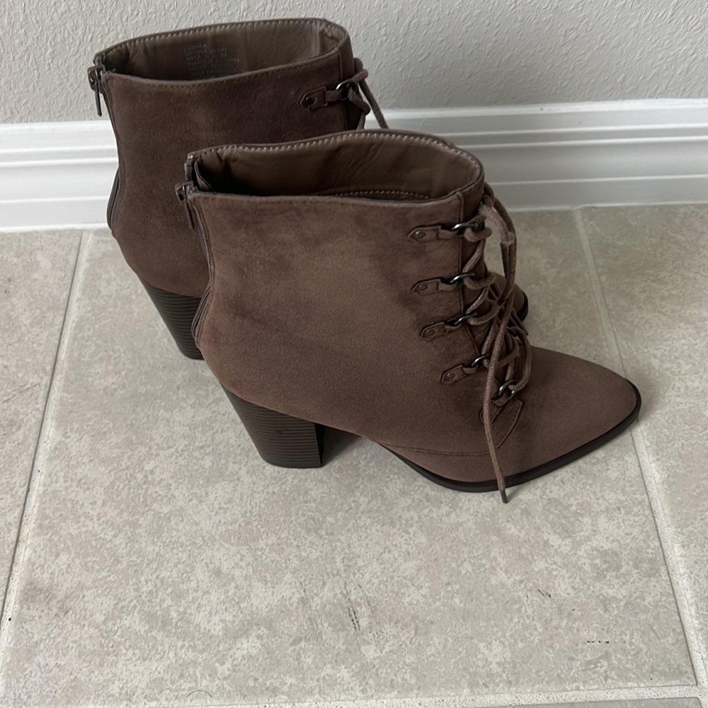 Boots - Picture 2 of 7